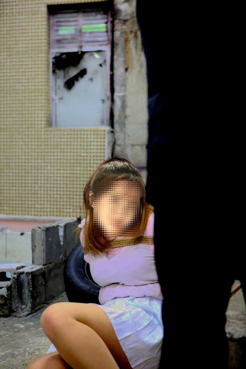 闖入者被縛