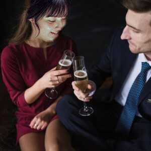 ホステス役乾杯