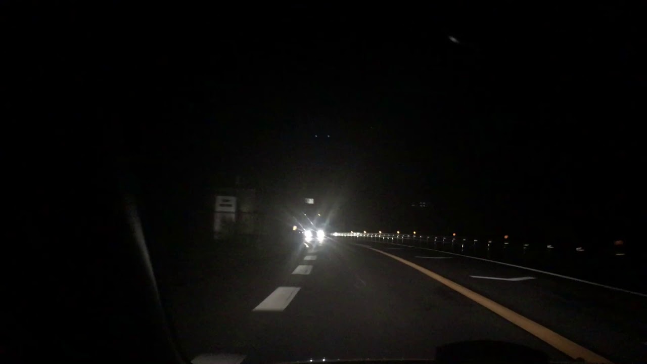 夜の対向車