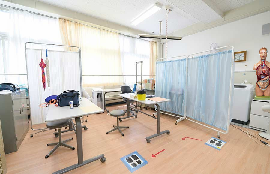 保健室の人体模型